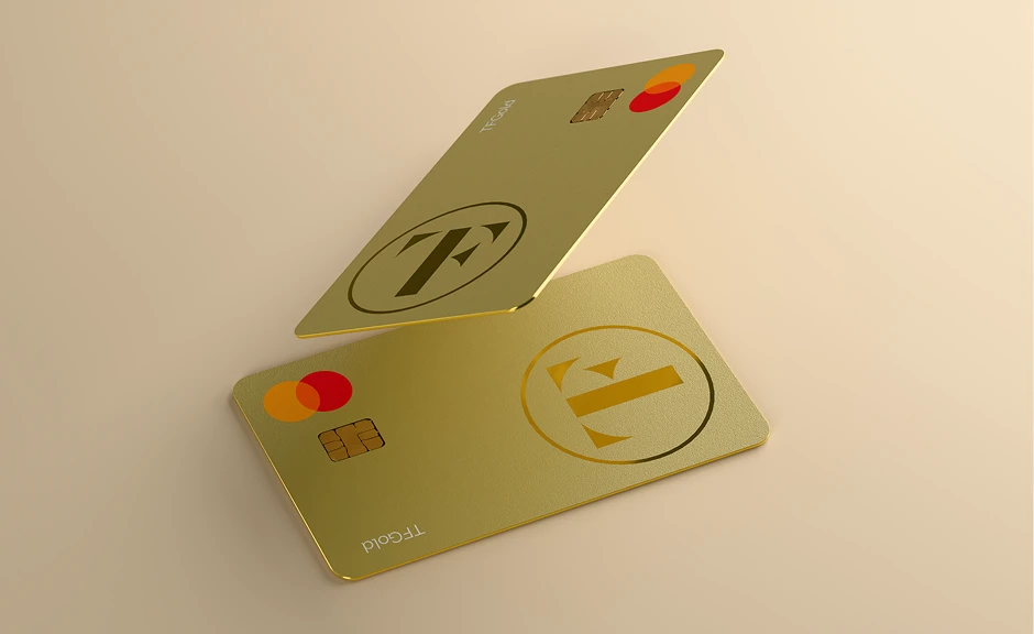 carta di credito over a table